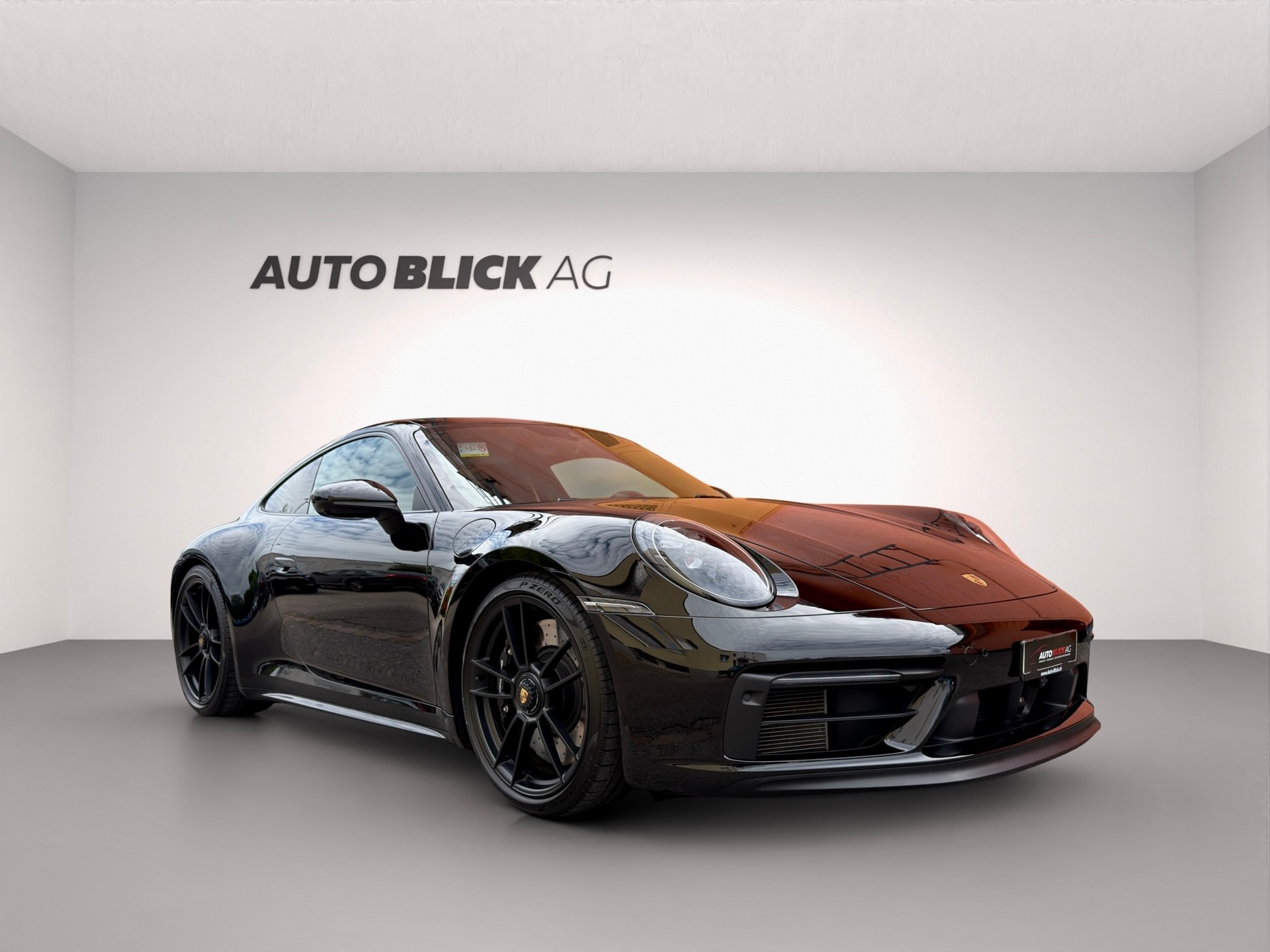 PORSCHE 911 Carrera GTS-image-1
