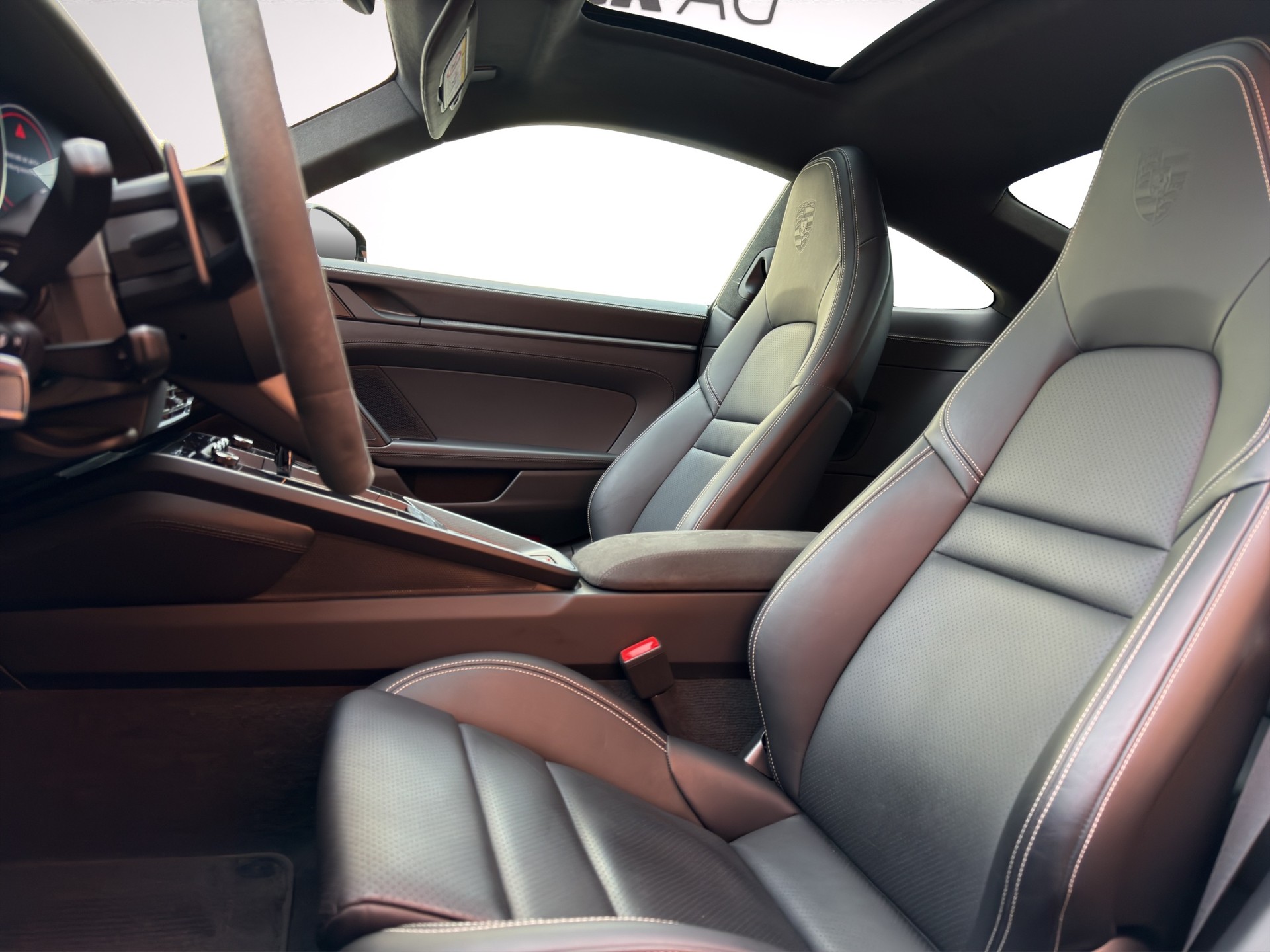PORSCHE 911 Carrera GTS-image-8