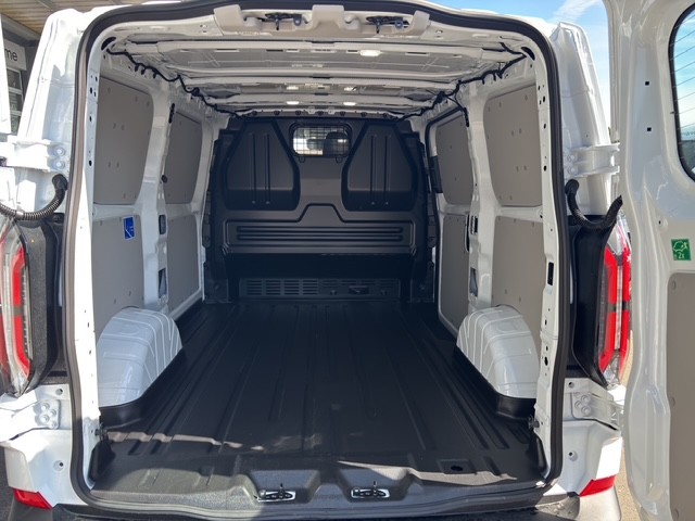 FORD E-Transit C Van 320 L1 Trend-image-10