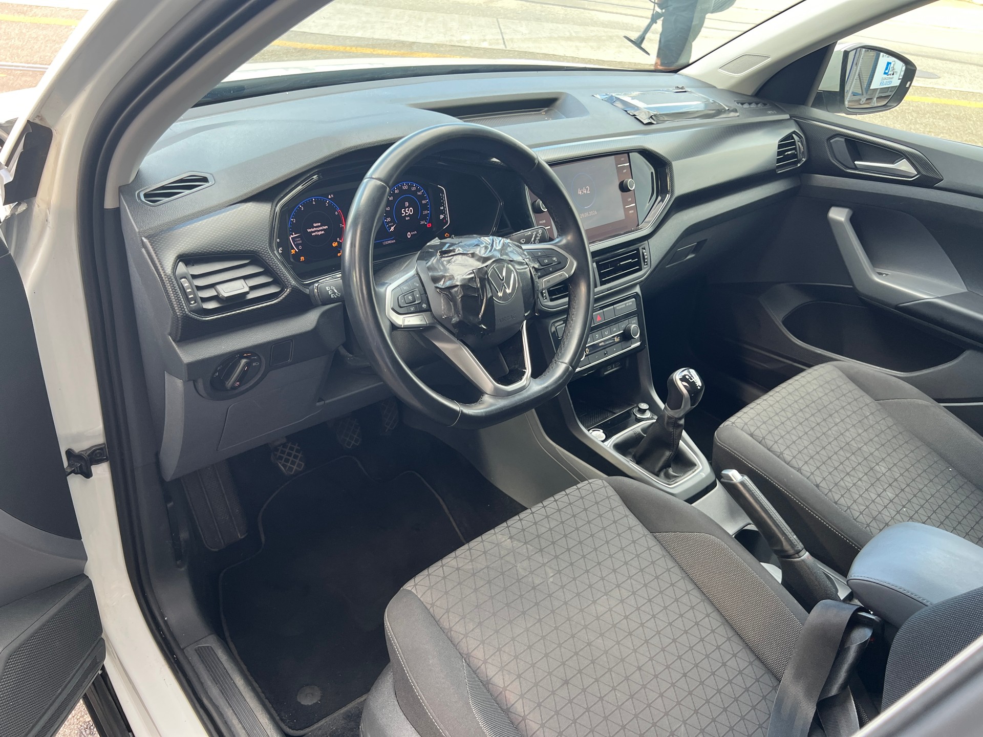 VW T-Cross 1.0 TSI-image-9