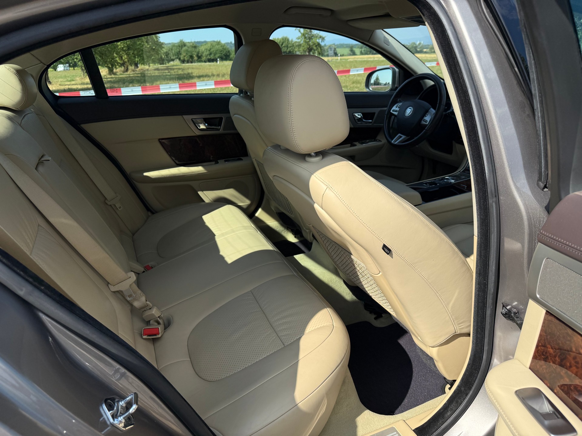 JAGUAR XF 4.2 V8 S/C-image-6