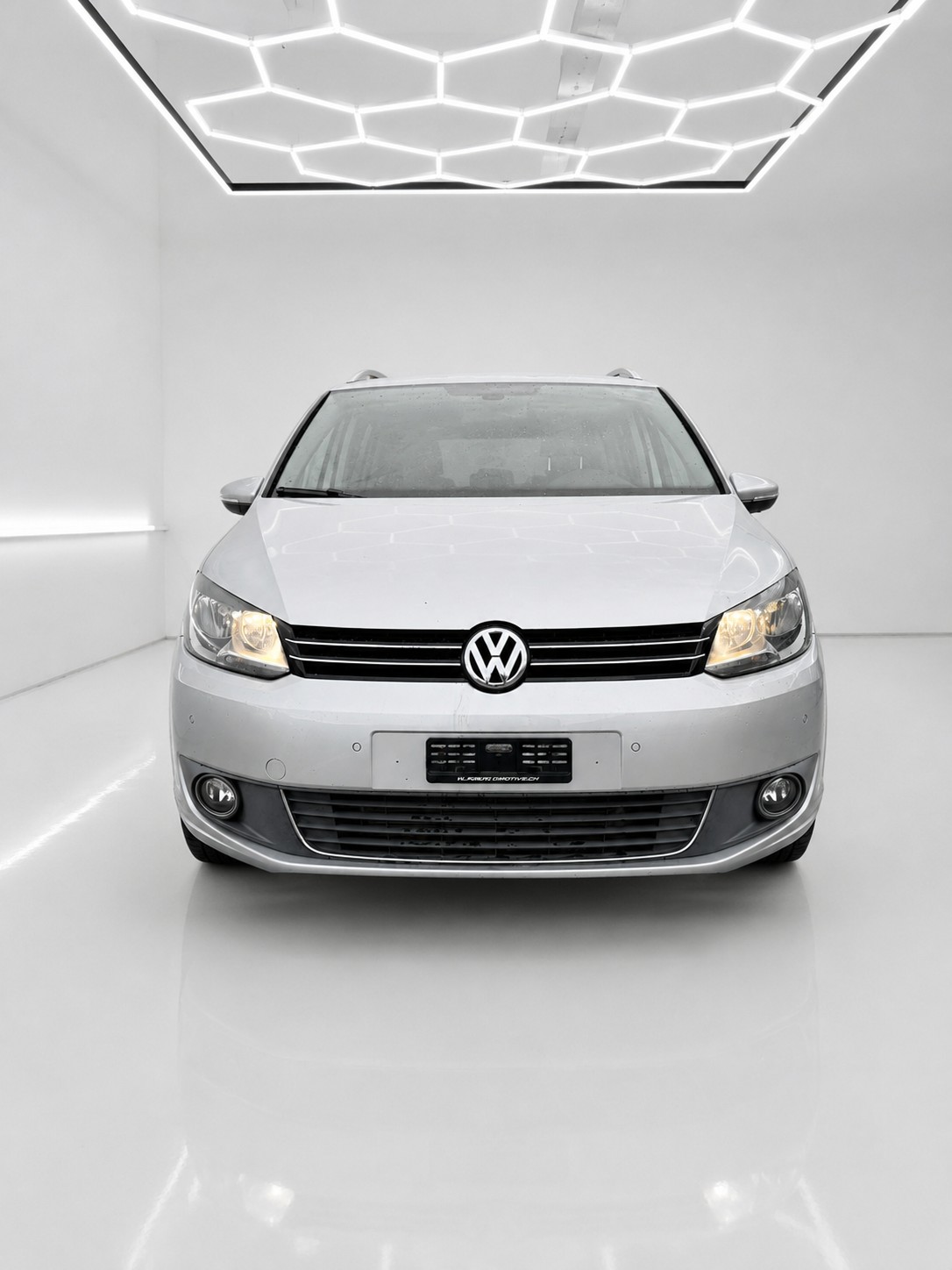 VW Touran 1.6 TDI Highline DSG-showroom-element-1