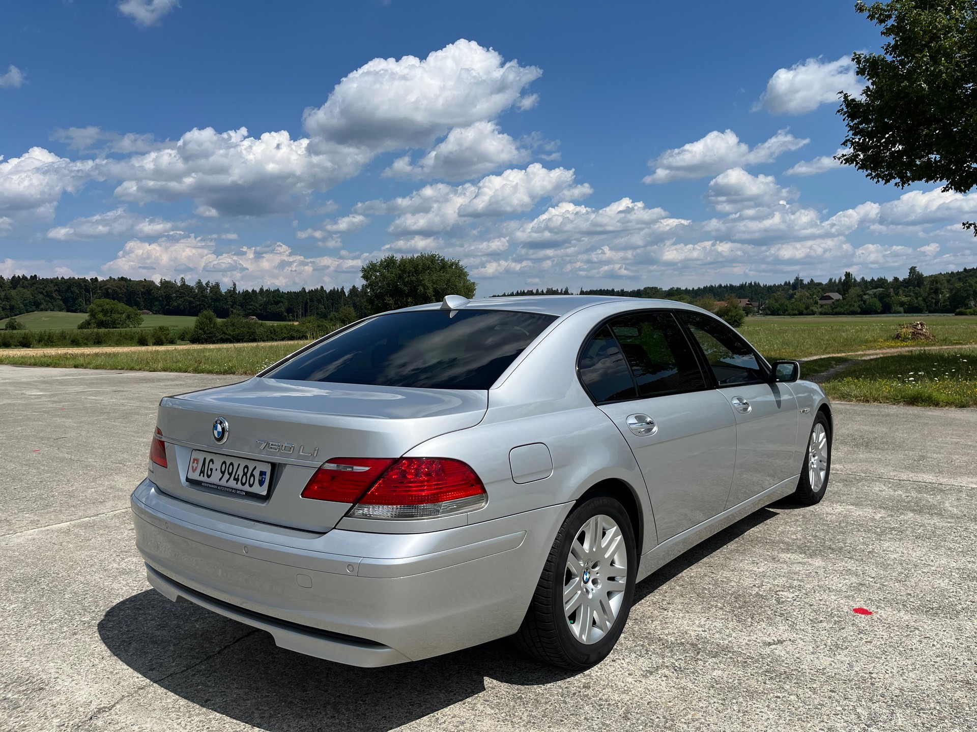 BMW 760Li V12-image-3