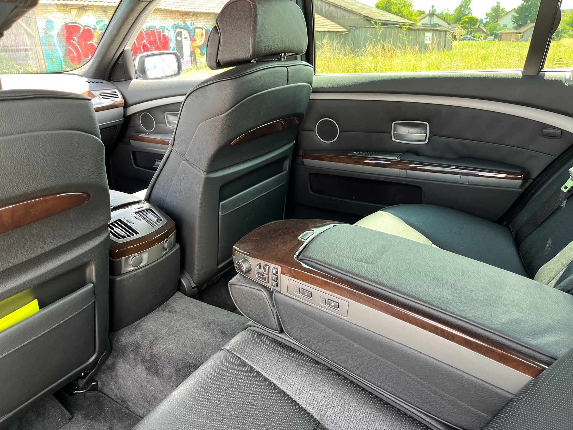 BMW 760Li V12-image-5