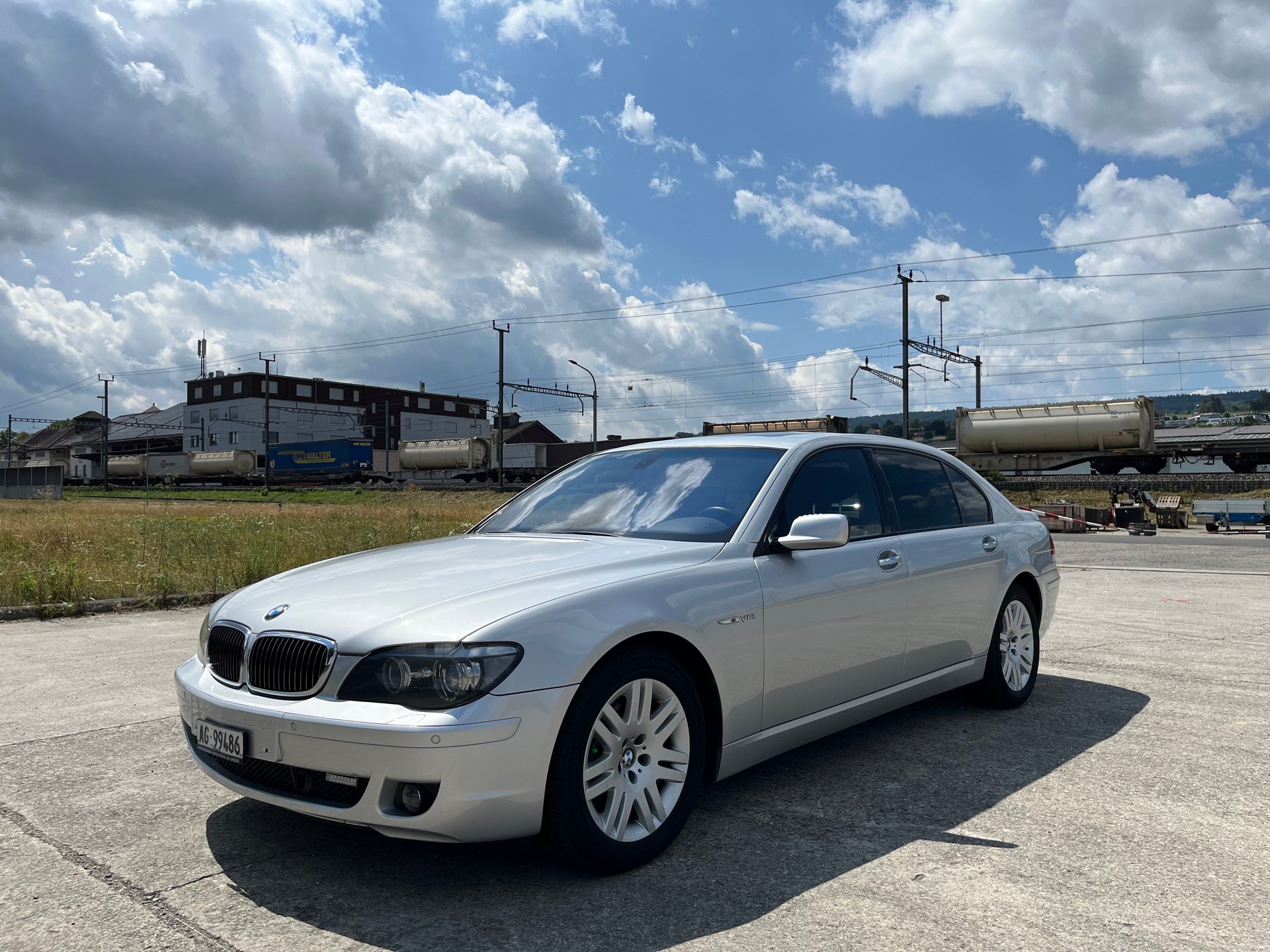 BMW 760Li V12