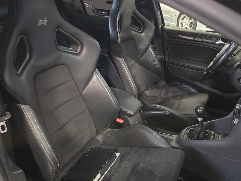 VW Golf 2.0 TSI R 4Motion-image-6