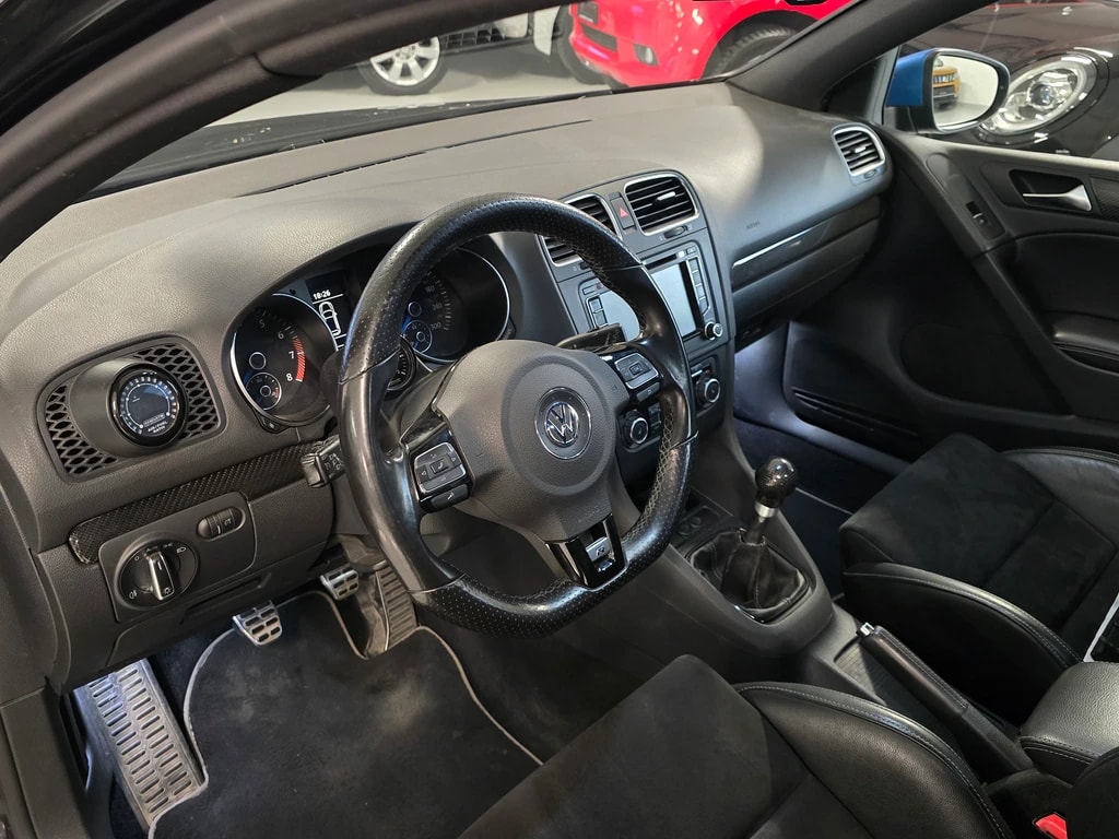 VW Golf 2.0 TSI R 4Motion-image-9