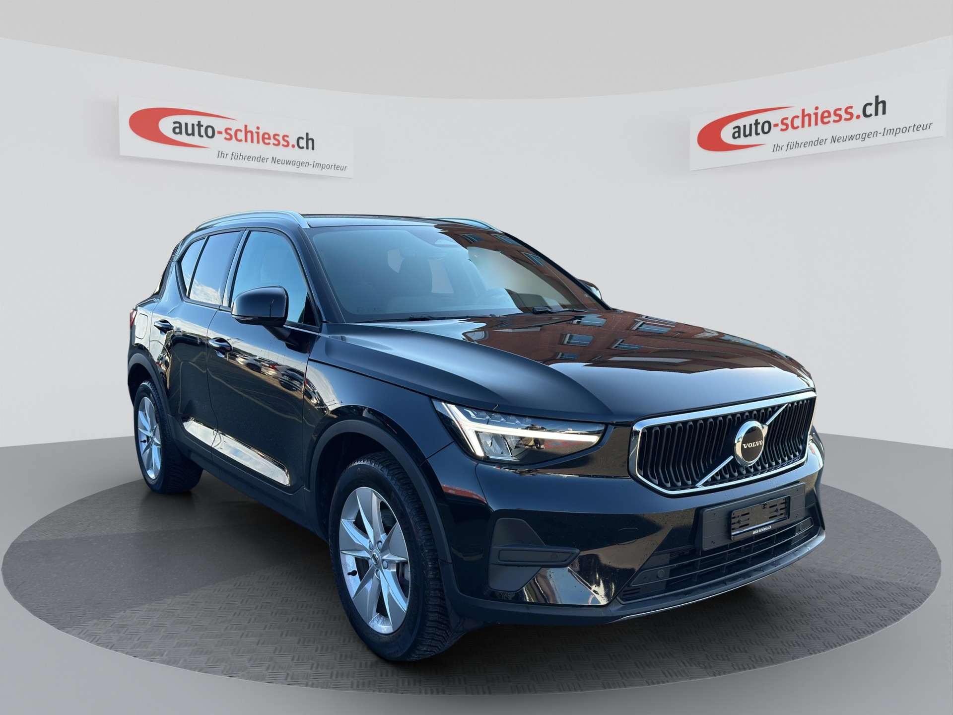 VOLVO XC40 B3 Benzin Mild Hybrid Core DCT-image-0