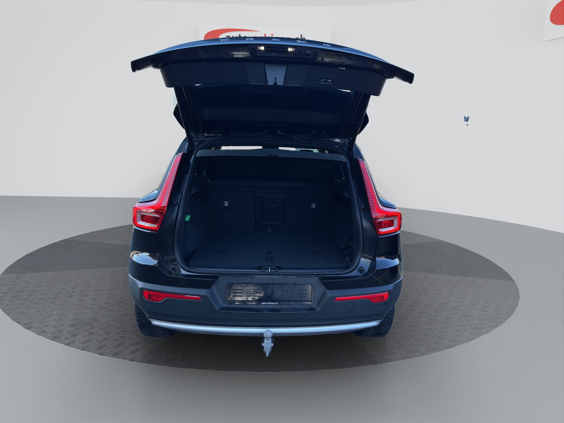 VOLVO XC40 B3 Benzin Mild Hybrid Core DCT-image-4