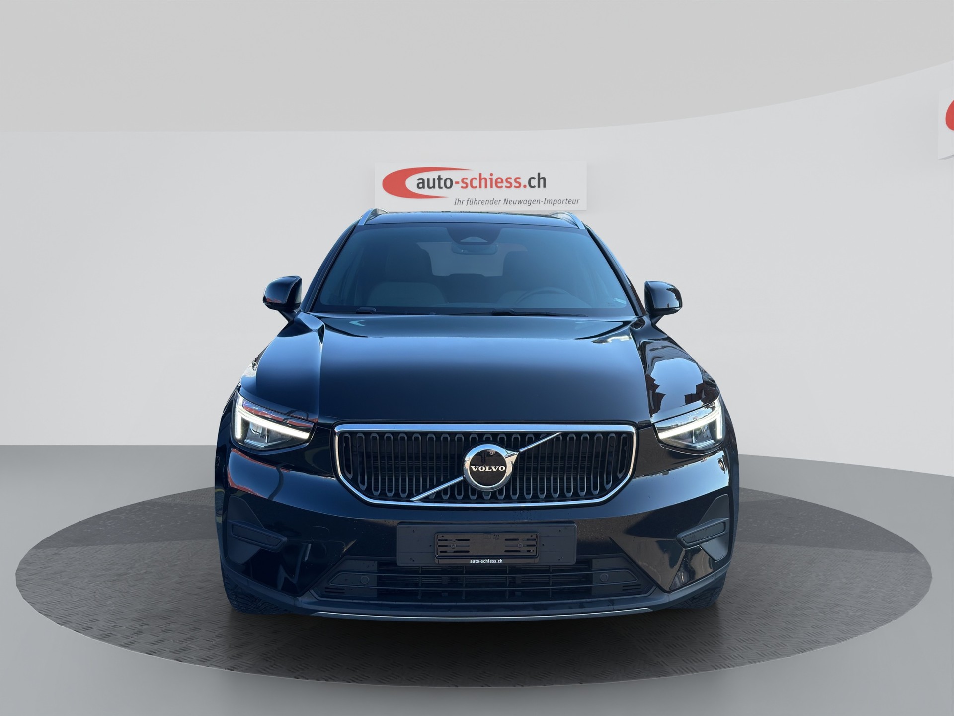 VOLVO XC40 B3 Benzin Mild Hybrid Core DCT-image-1