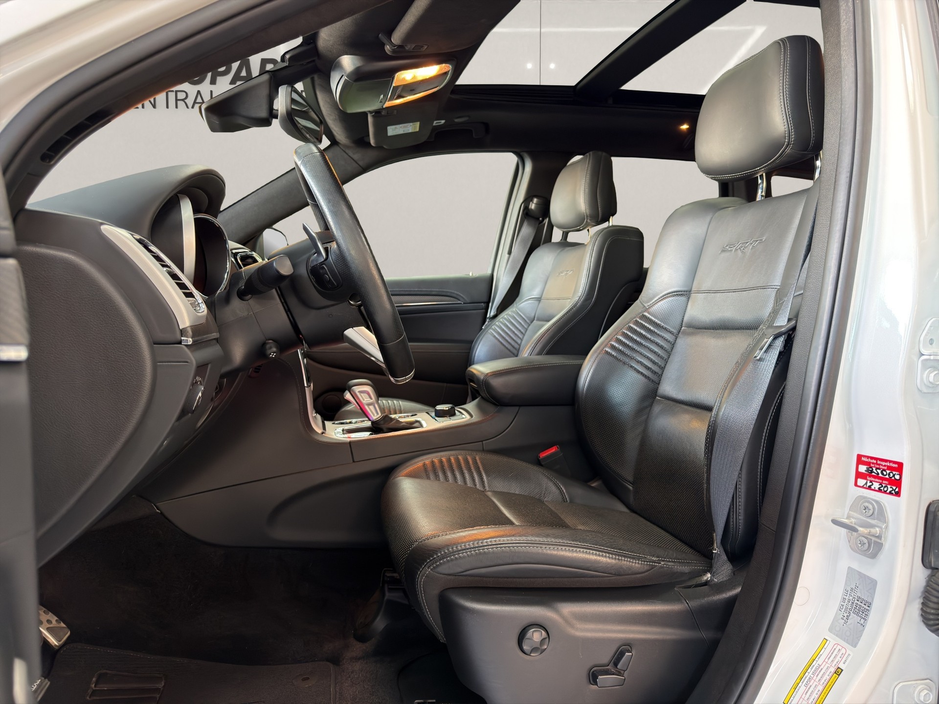 JEEP Grand Cherokee 6.4 V8 HEMI SRT8 Automatic-image-5