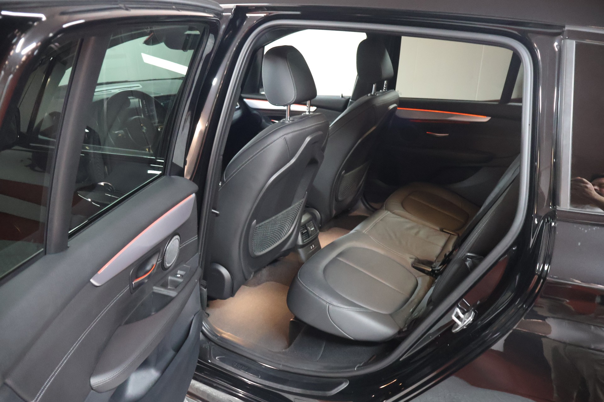 BMW 220d xDrive Gran Tourer Steptronic M Sport-image-11