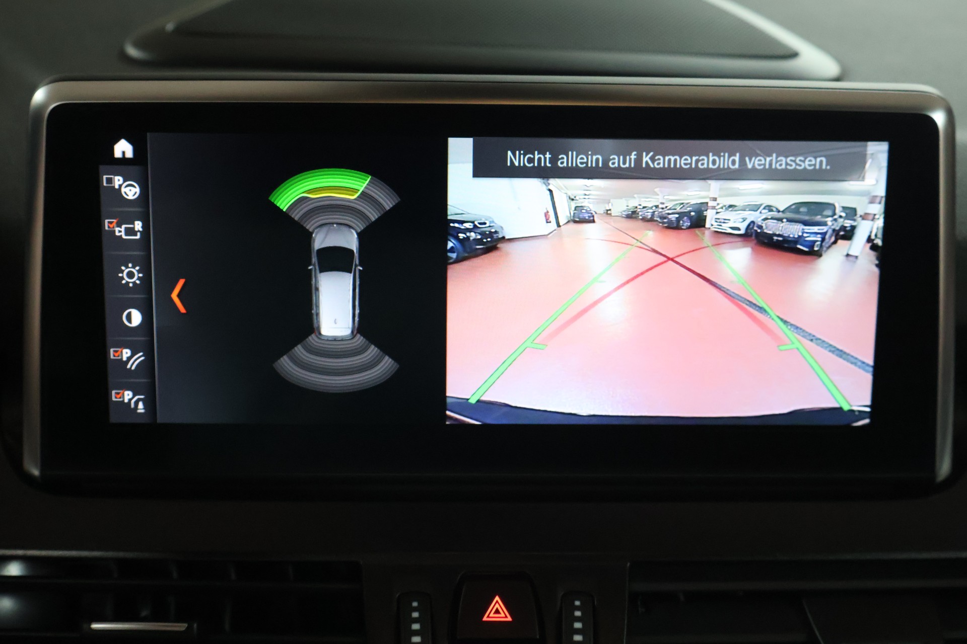 BMW 220d xDrive Gran Tourer Steptronic M Sport-image-5