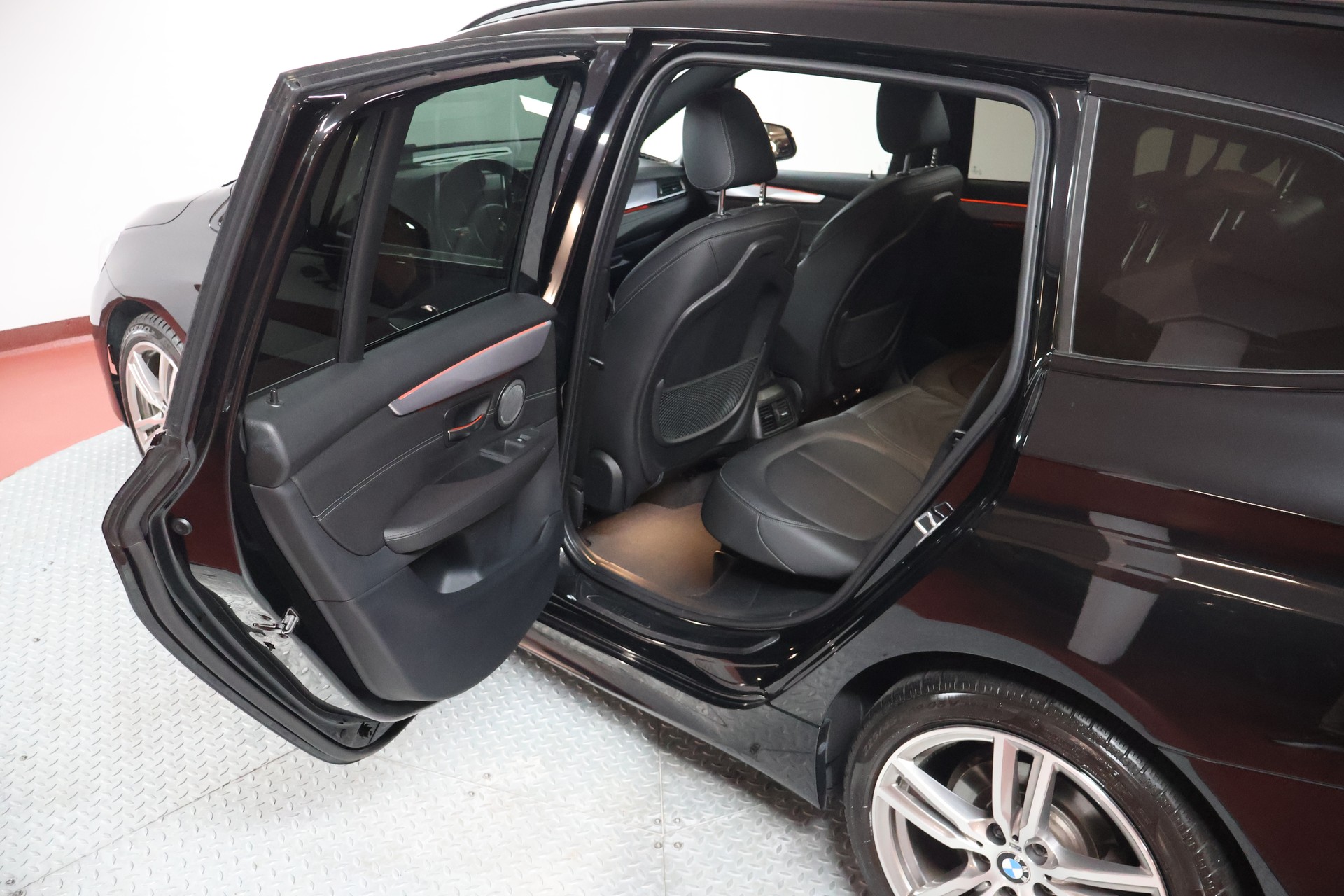 BMW 220d xDrive Gran Tourer Steptronic M Sport-image-10