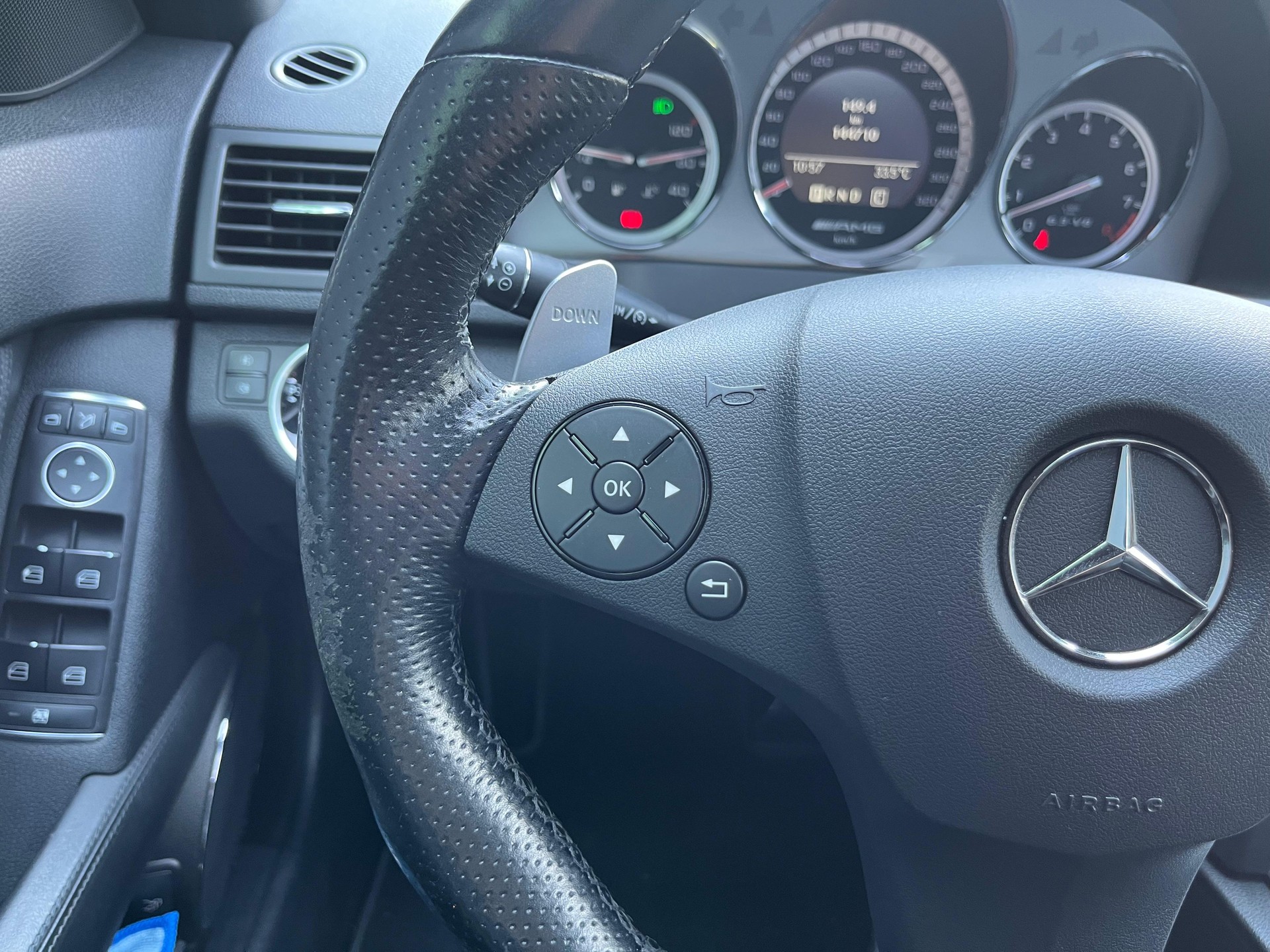 MERCEDES-BENZ C 63 AMG Avantgarde 7G-Tronic-image-15