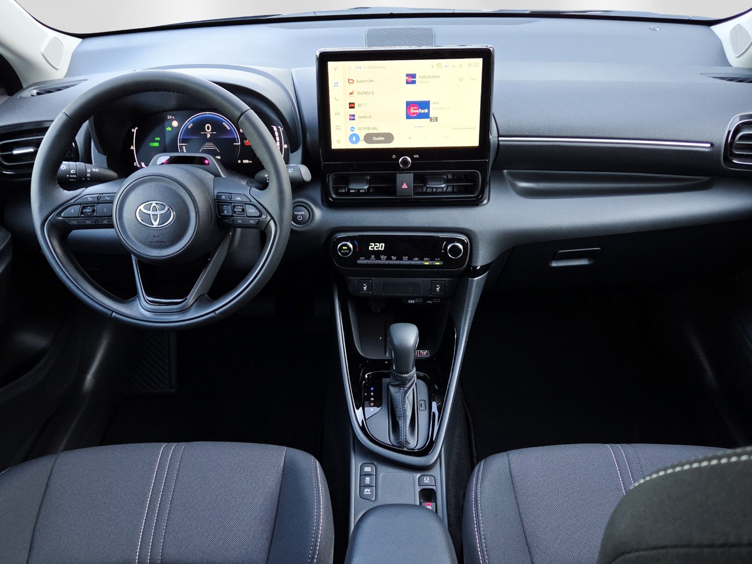 TOYOTA Yaris 1.5 Trend e-CVT-image-12