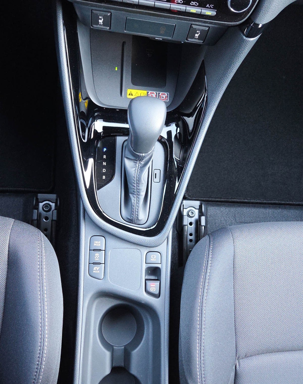 TOYOTA Yaris 1.5 Trend e-CVT-image-15