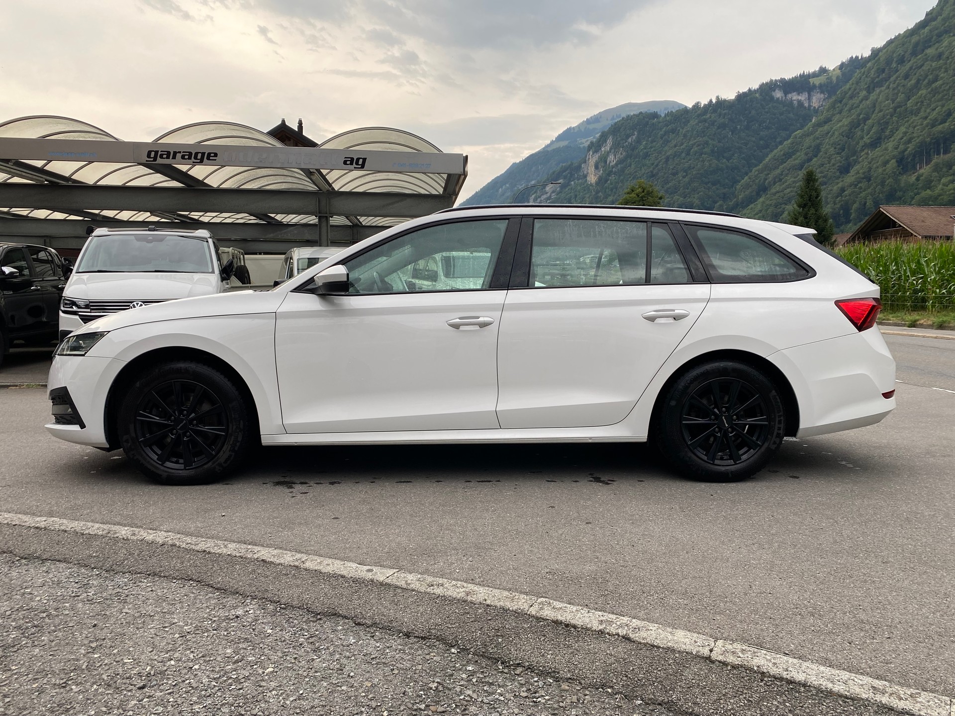 SKODA Octavia Combi 2.0 TDI DSG Ambition 4x4-image-0