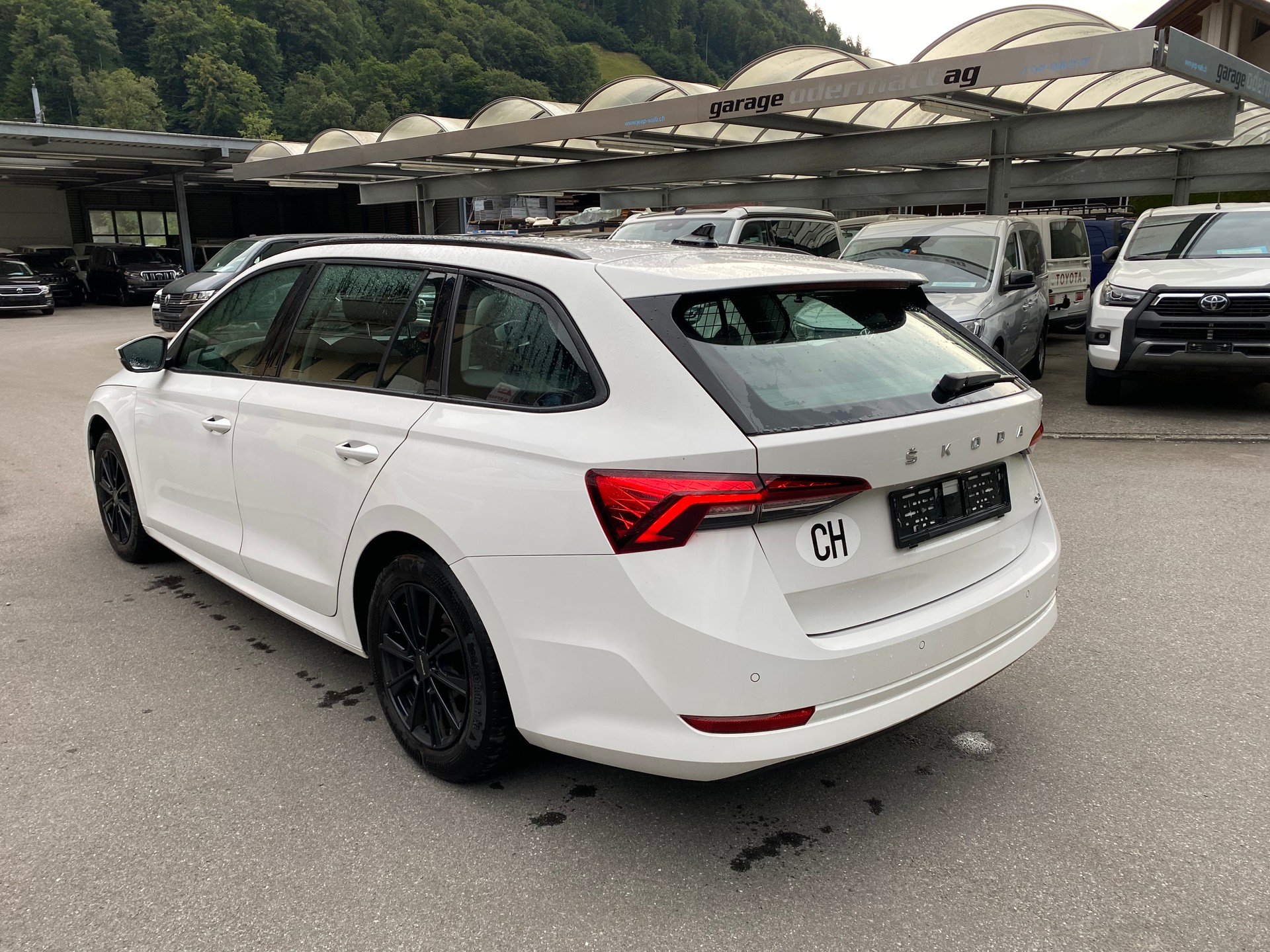 SKODA Octavia Combi 2.0 TDI DSG Ambition 4x4-image-12