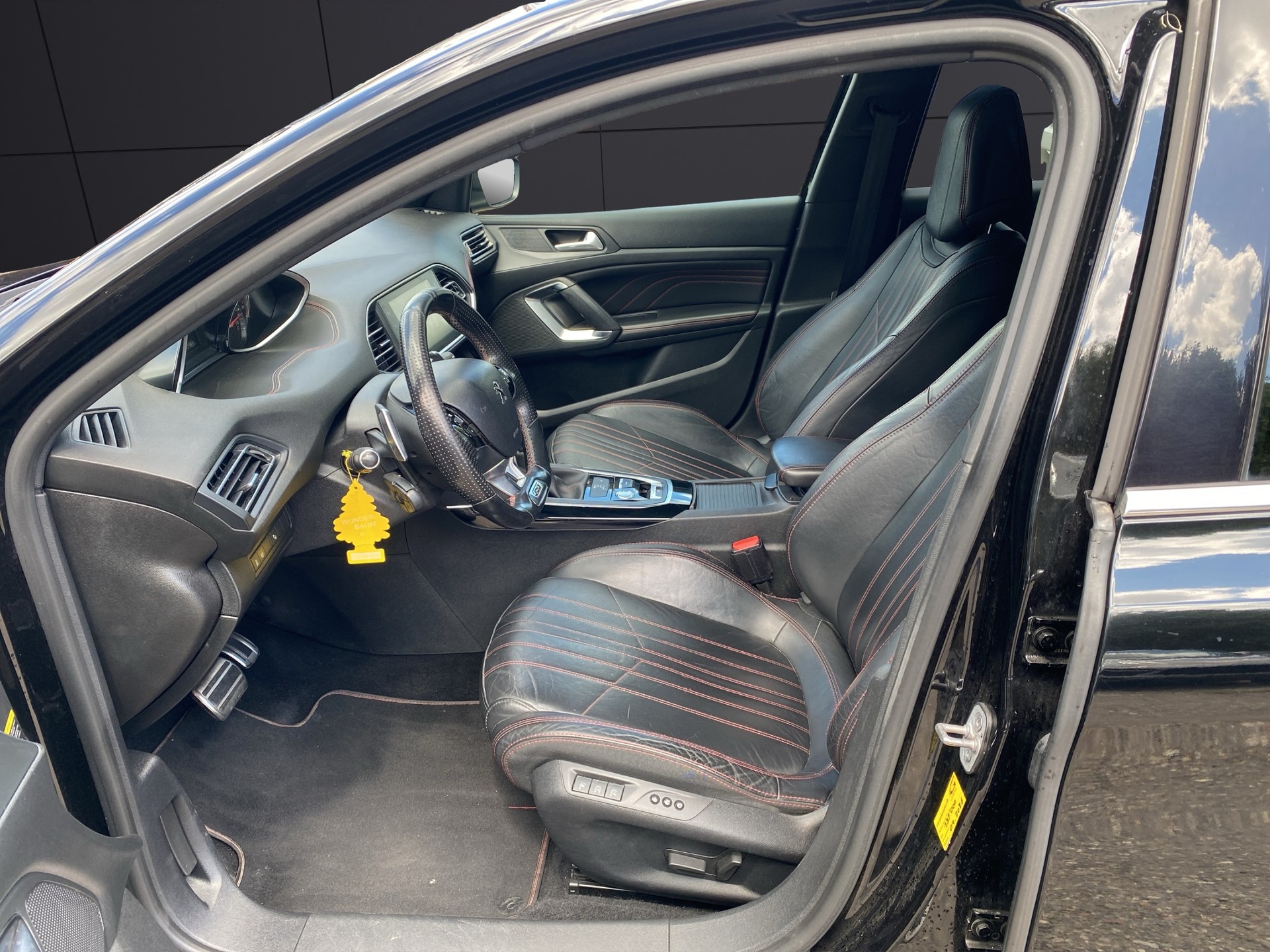PEUGEOT 308 SW 2.0 BlueHDI GT Automatic-image-9