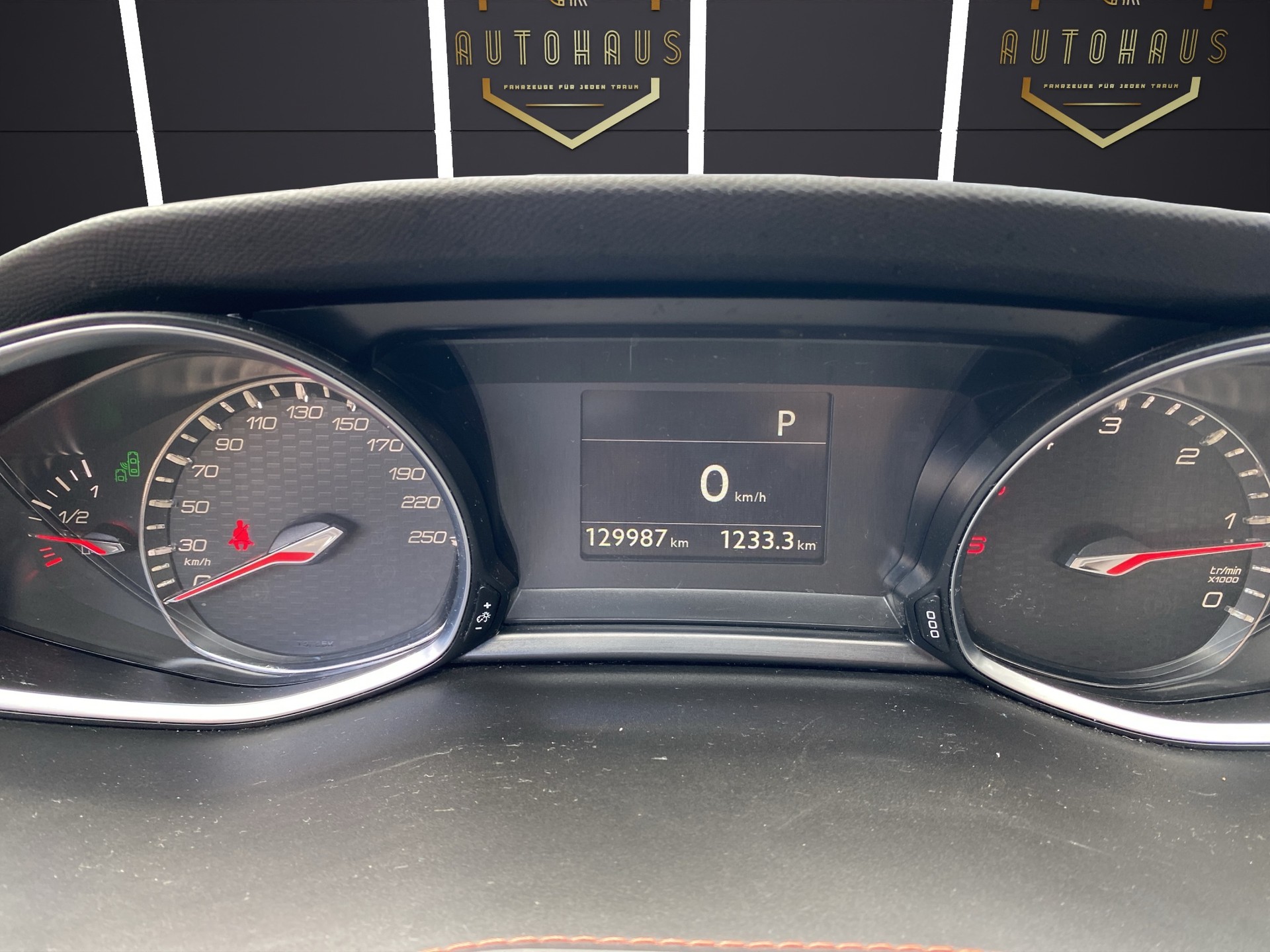 PEUGEOT 308 SW 2.0 BlueHDI GT Automatic-image-13