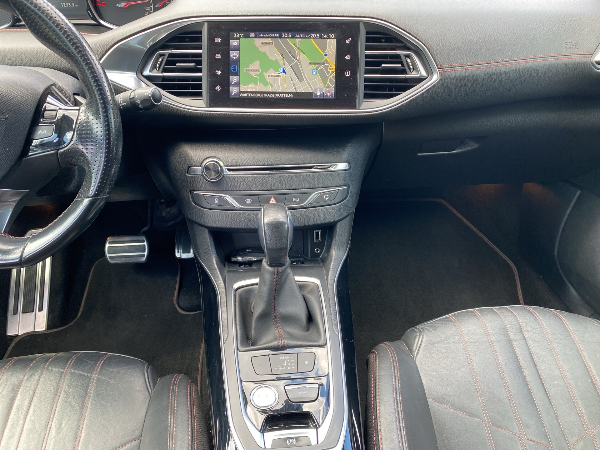 PEUGEOT 308 SW 2.0 BlueHDI GT Automatic-image-11