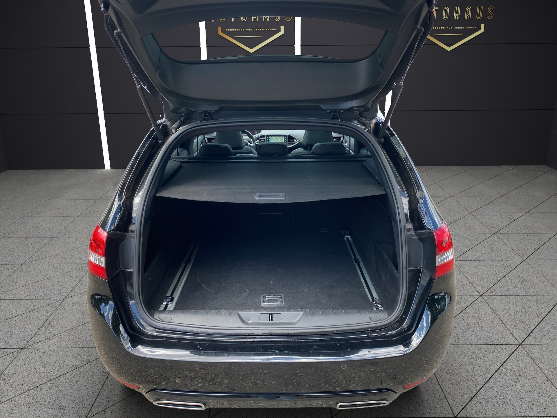 PEUGEOT 308 SW 2.0 BlueHDI GT Automatic-image-4