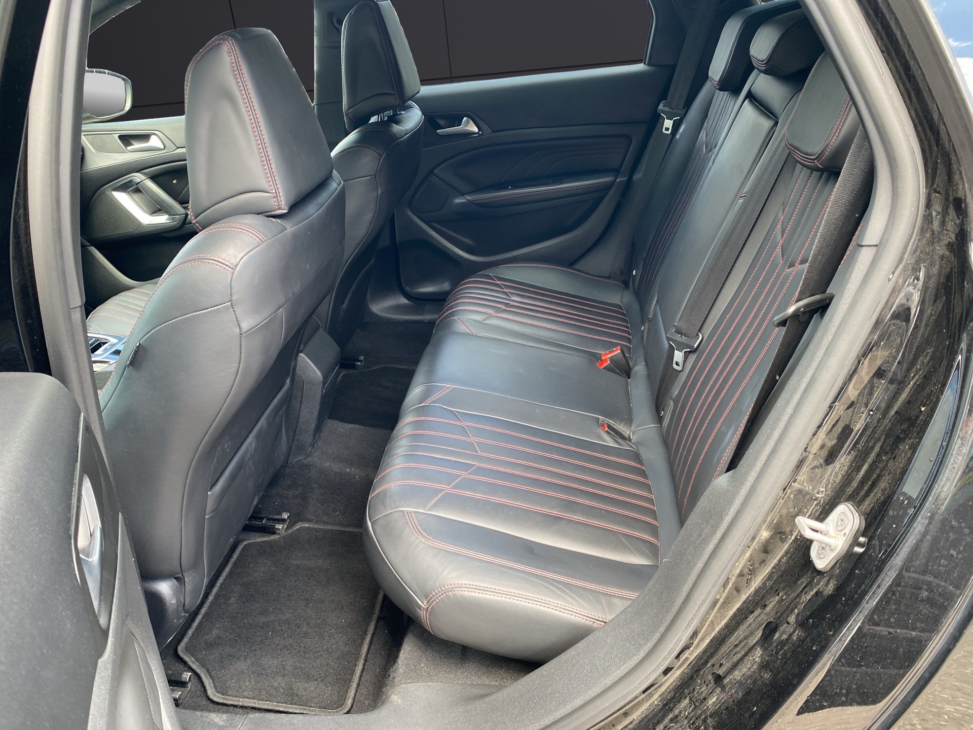 PEUGEOT 308 SW 2.0 BlueHDI GT Automatic-image-15