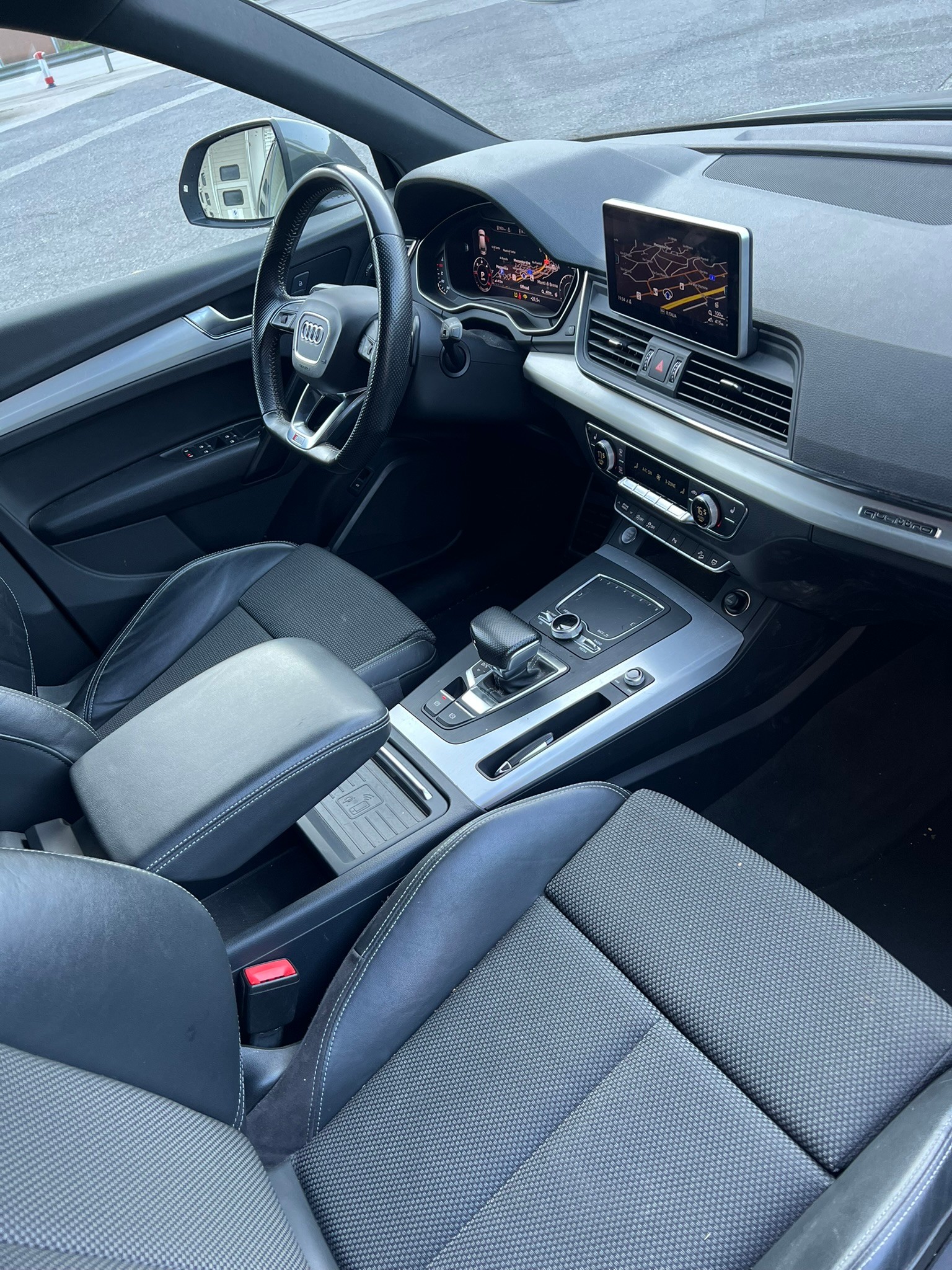AUDI Q5 2.0 TDI S-LINE sport quattro S-tronic-image-7