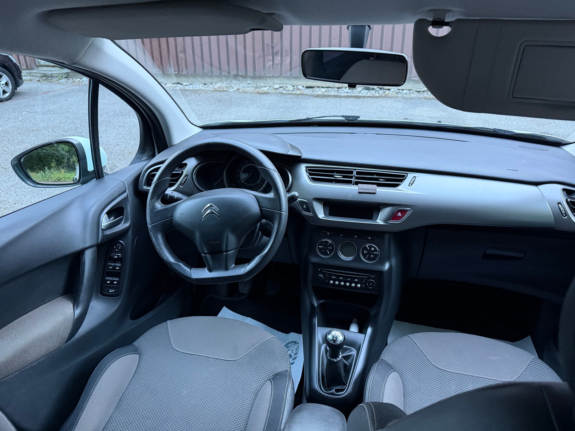 CITROEN C3 1.2i Exclusive-image-6