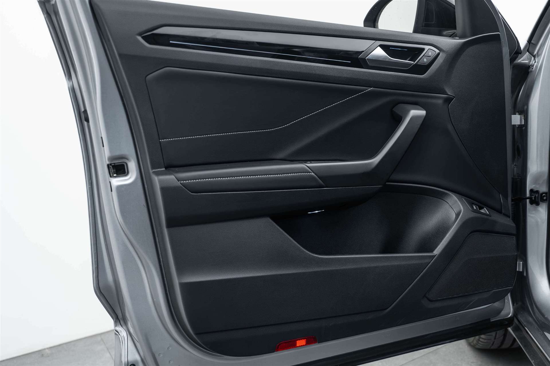 VW T-Roc 2.0 TSI R-Line DSG 4Motion 190PS-image-6