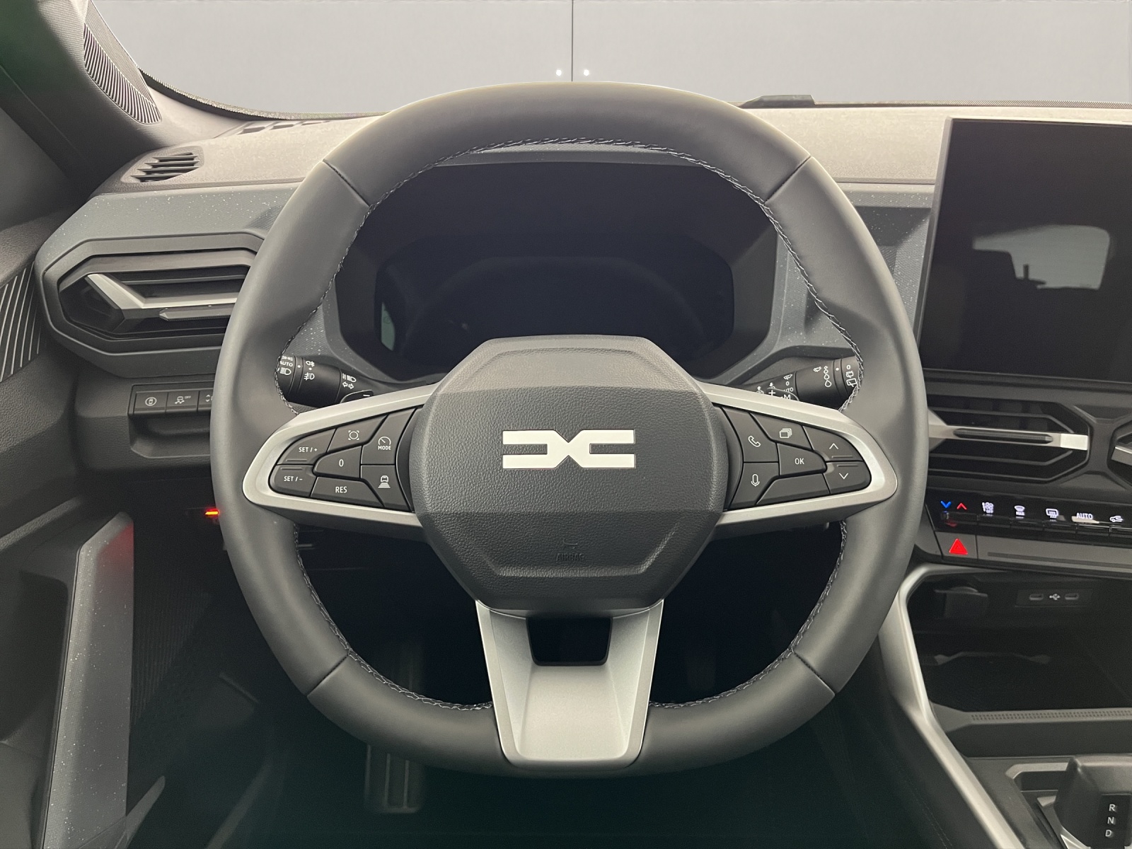 DACIA Bigster 1.2 Hybrid Journey 4WD-image-9
