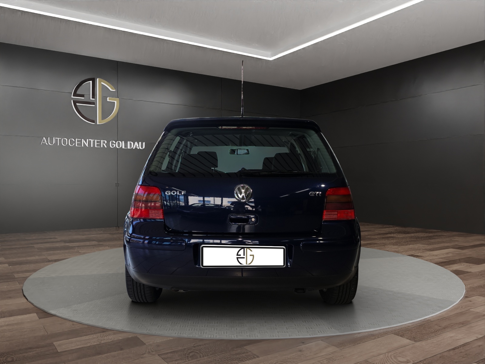 VW Golf 1.8 GTI-image-2