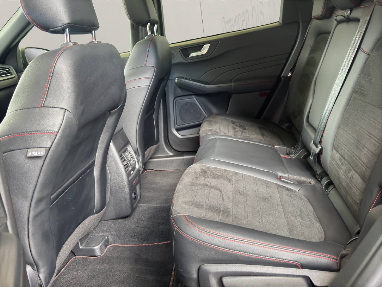 FORD Kuga 2.5 Plug-in Hybrid ST-Line X-image-19