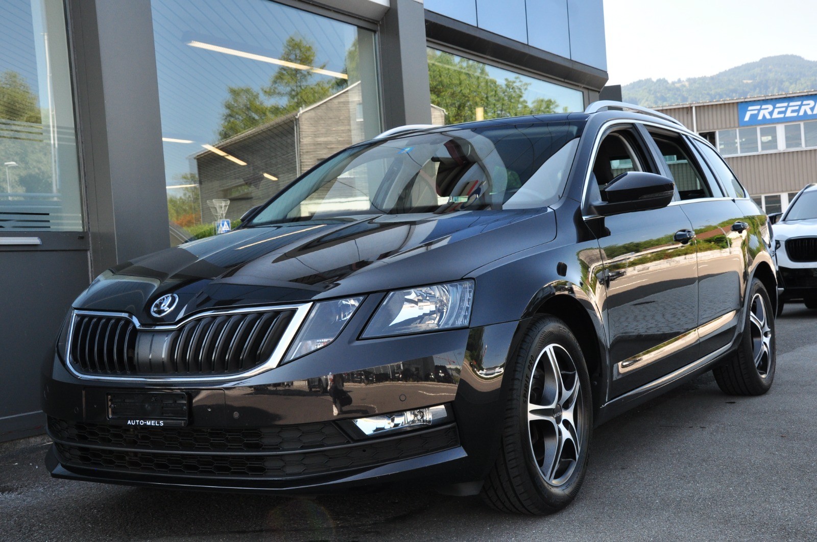 SKODA Octavia Combi 1.4 TSI G-tec Ambition CNG DSG-image-2