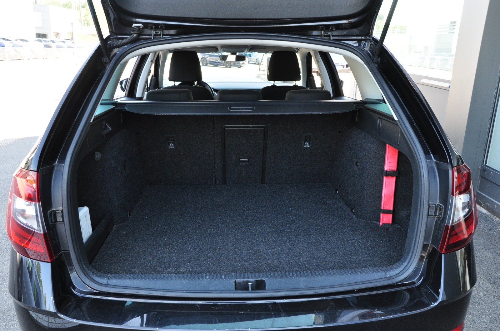 SKODA Octavia Combi 1.4 TSI G-tec Ambition CNG DSG-image-11