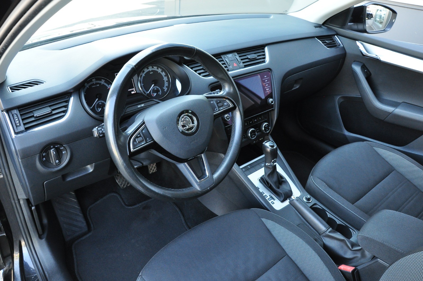 SKODA Octavia Combi 1.4 TSI G-tec Ambition CNG DSG-image-7