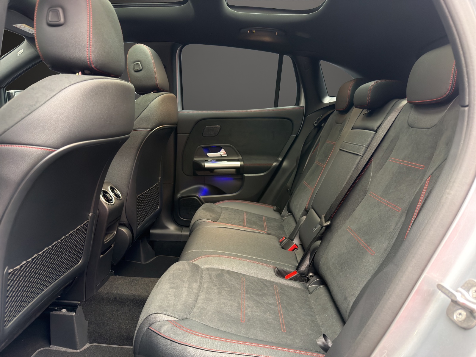 MERCEDES-BENZ GLA 200 Night Star-image-9