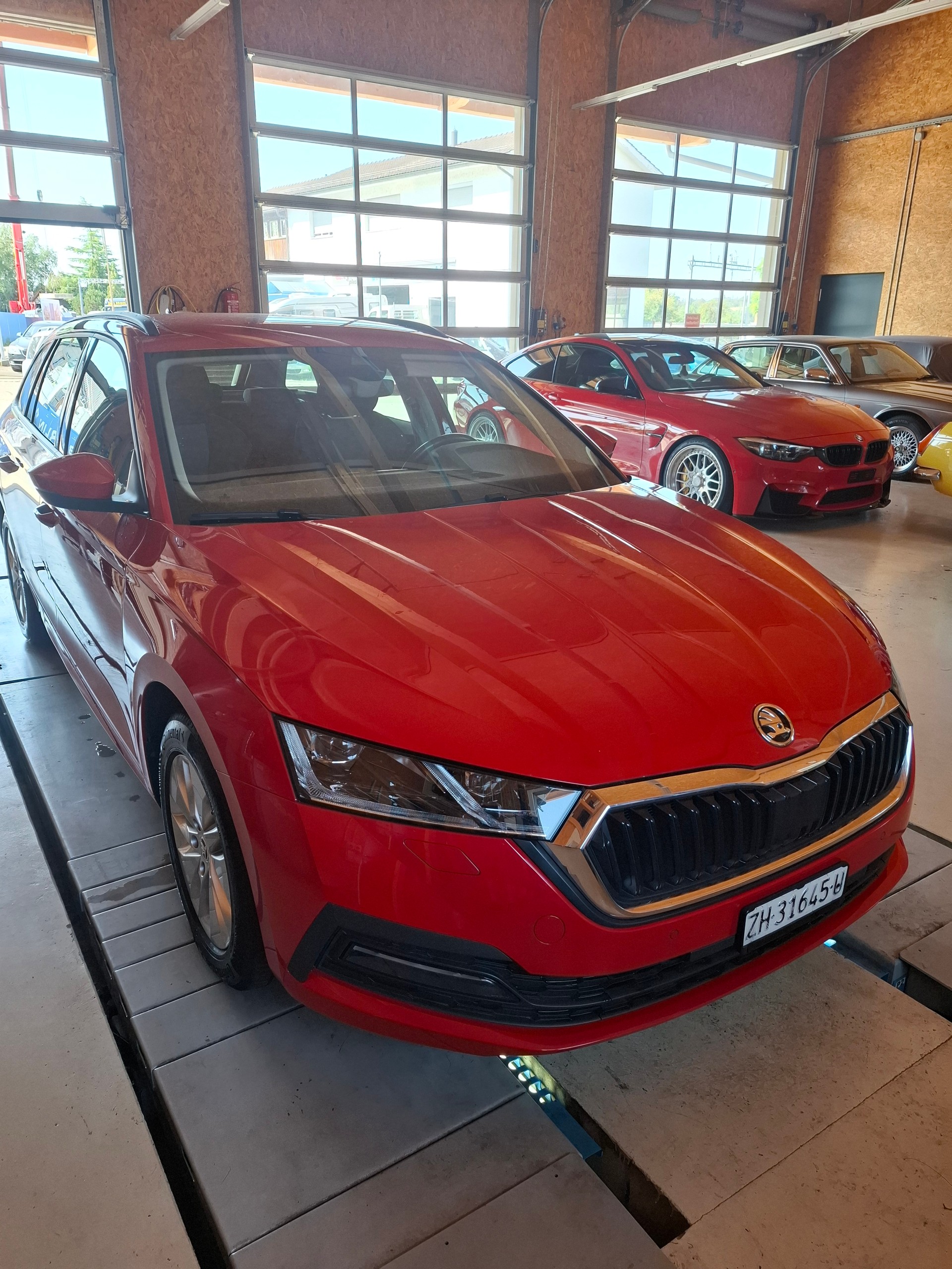 SKODA Octavia Combi 2.0 TDI 150 Ambition DSG-image-0