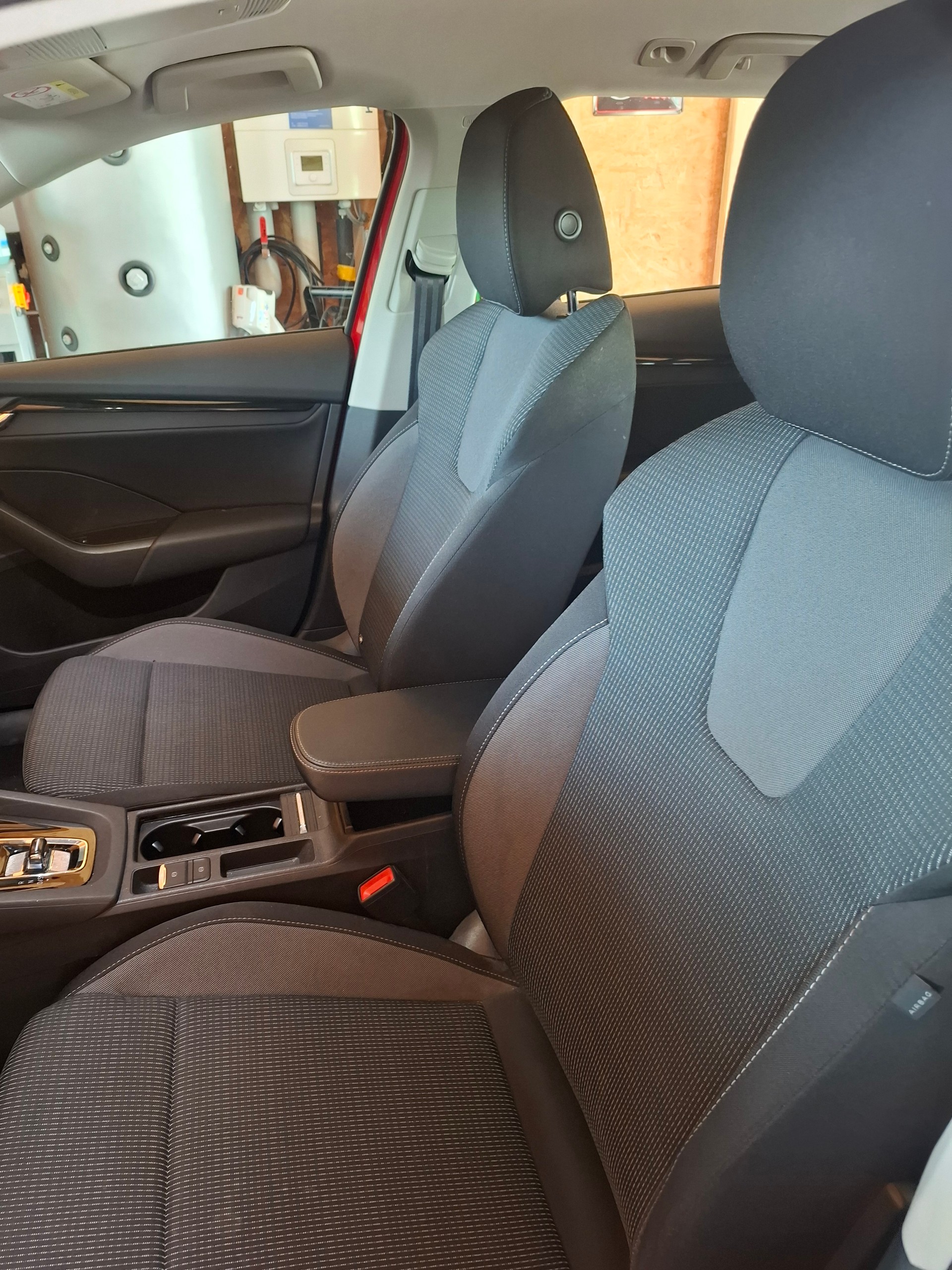 SKODA Octavia Combi 2.0 TDI 150 Ambition DSG-image-3