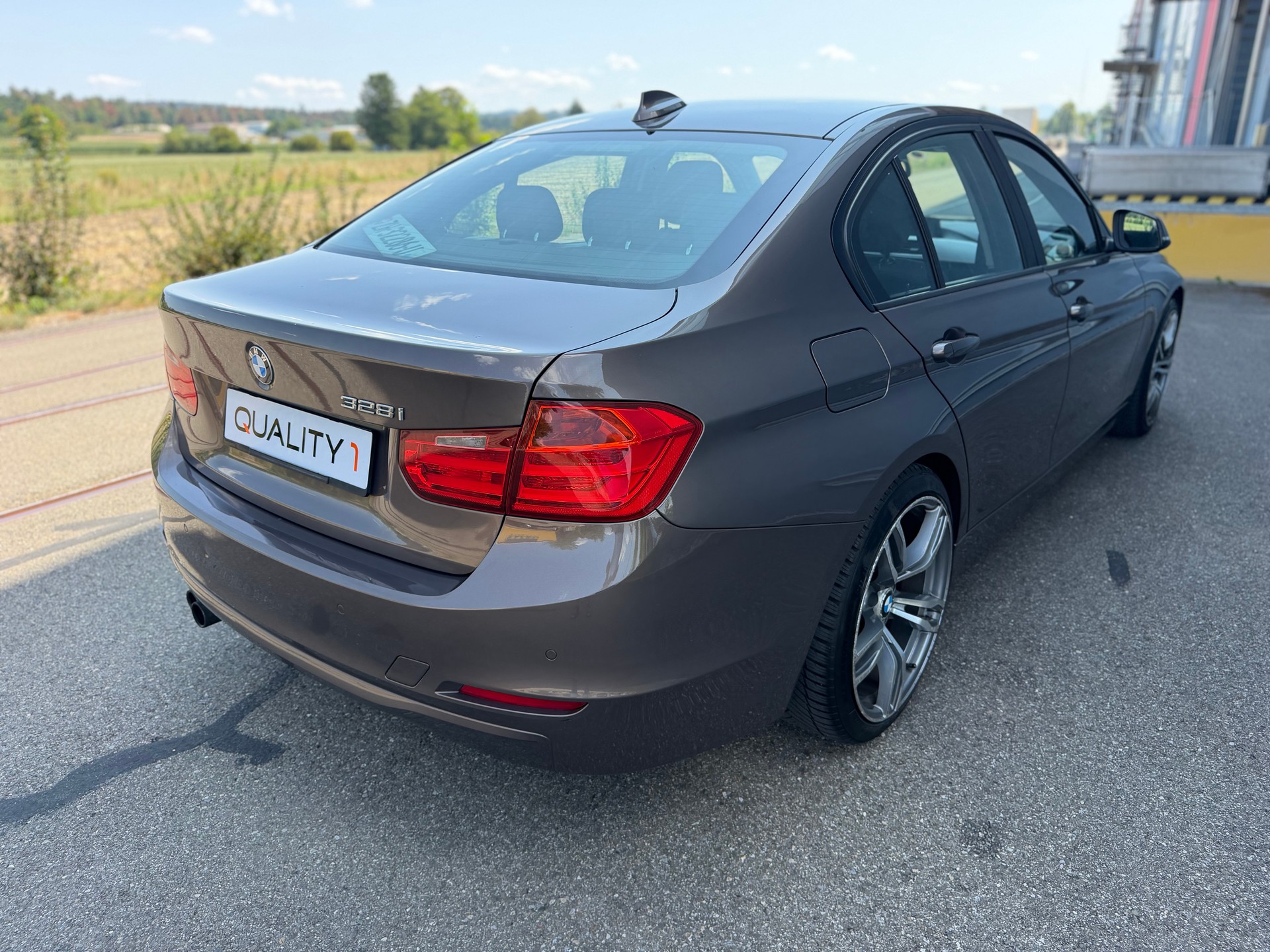 BMW 328i Steptronic-image-11