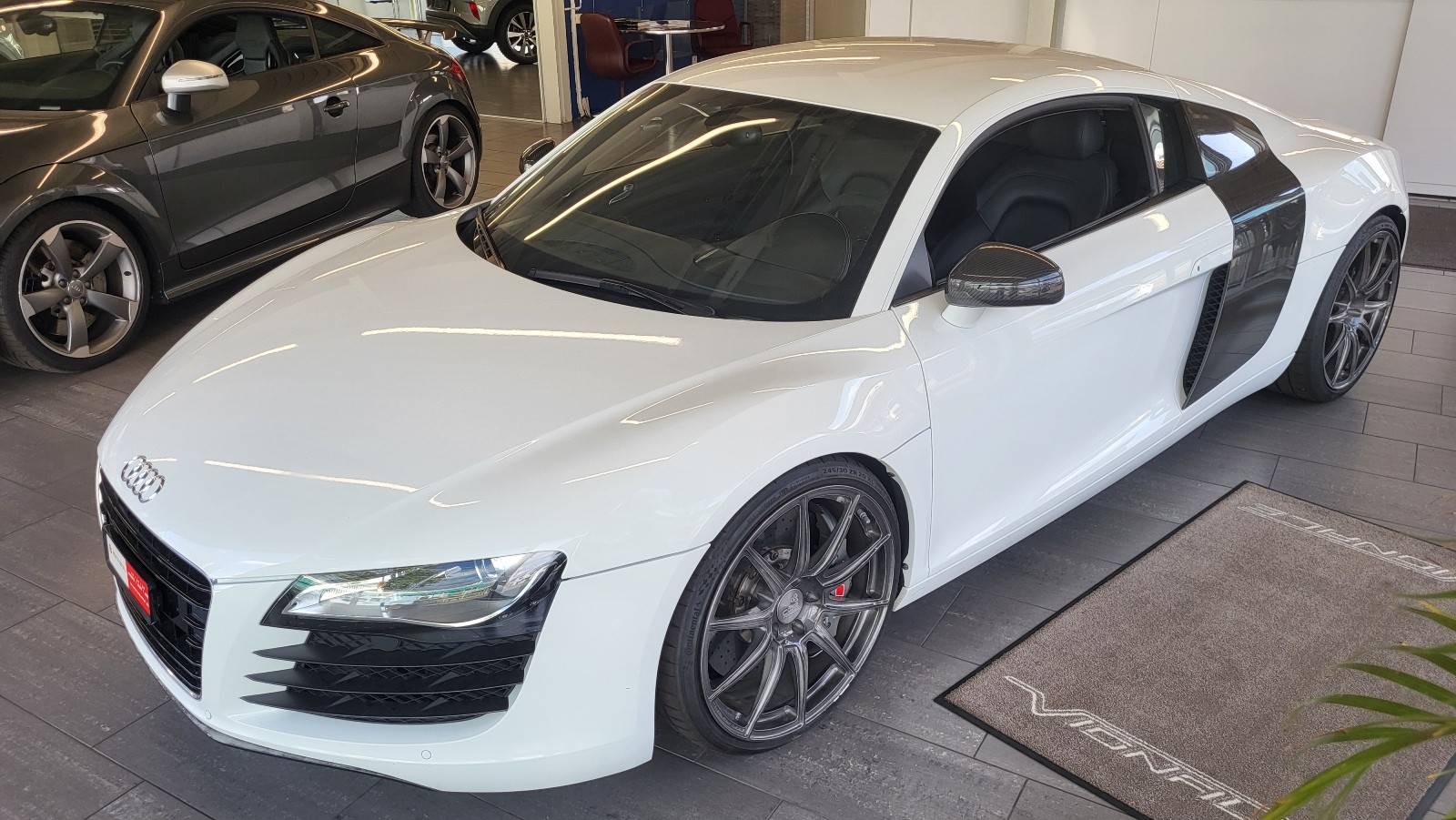 AUDI R8 Coupé 4.2 R-tronic-image-0