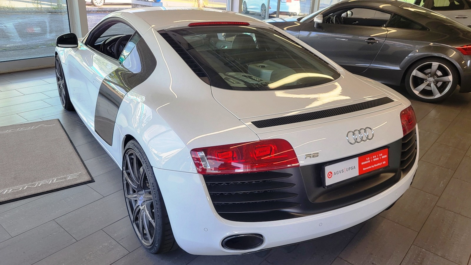 AUDI R8 Coupé 4.2 R-tronic-image-3