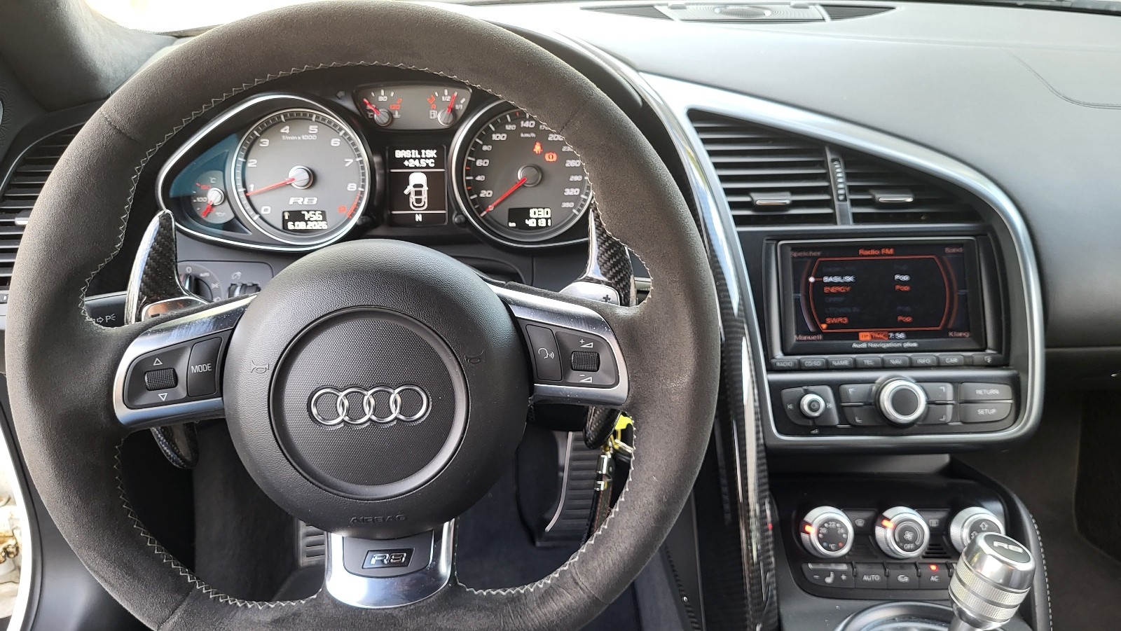 AUDI R8 Coupé 4.2 R-tronic-image-6