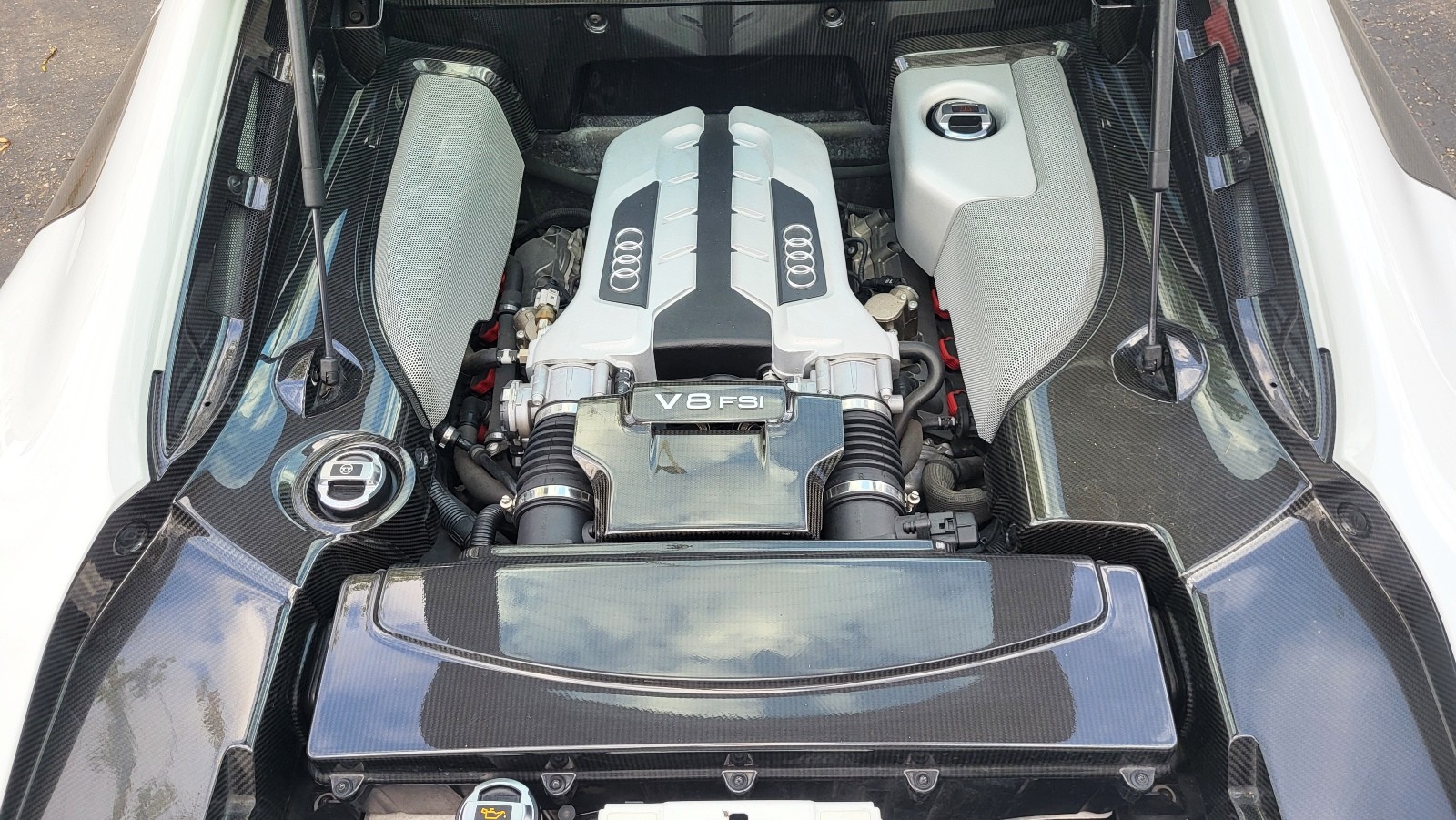 AUDI R8 Coupé 4.2 R-tronic-image-9