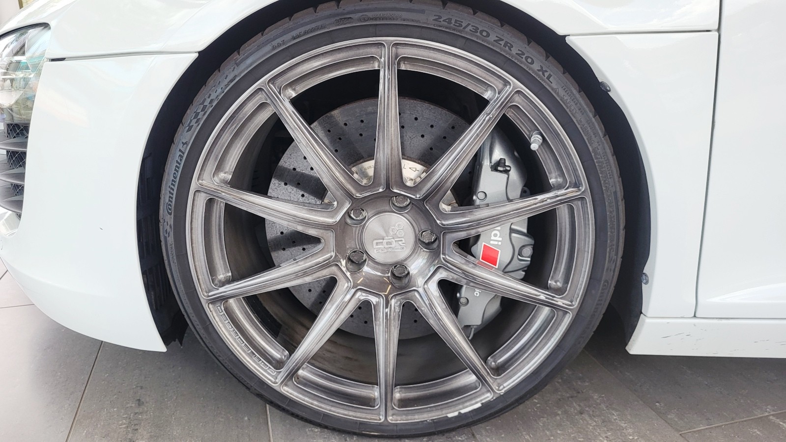 AUDI R8 Coupé 4.2 R-tronic-image-11