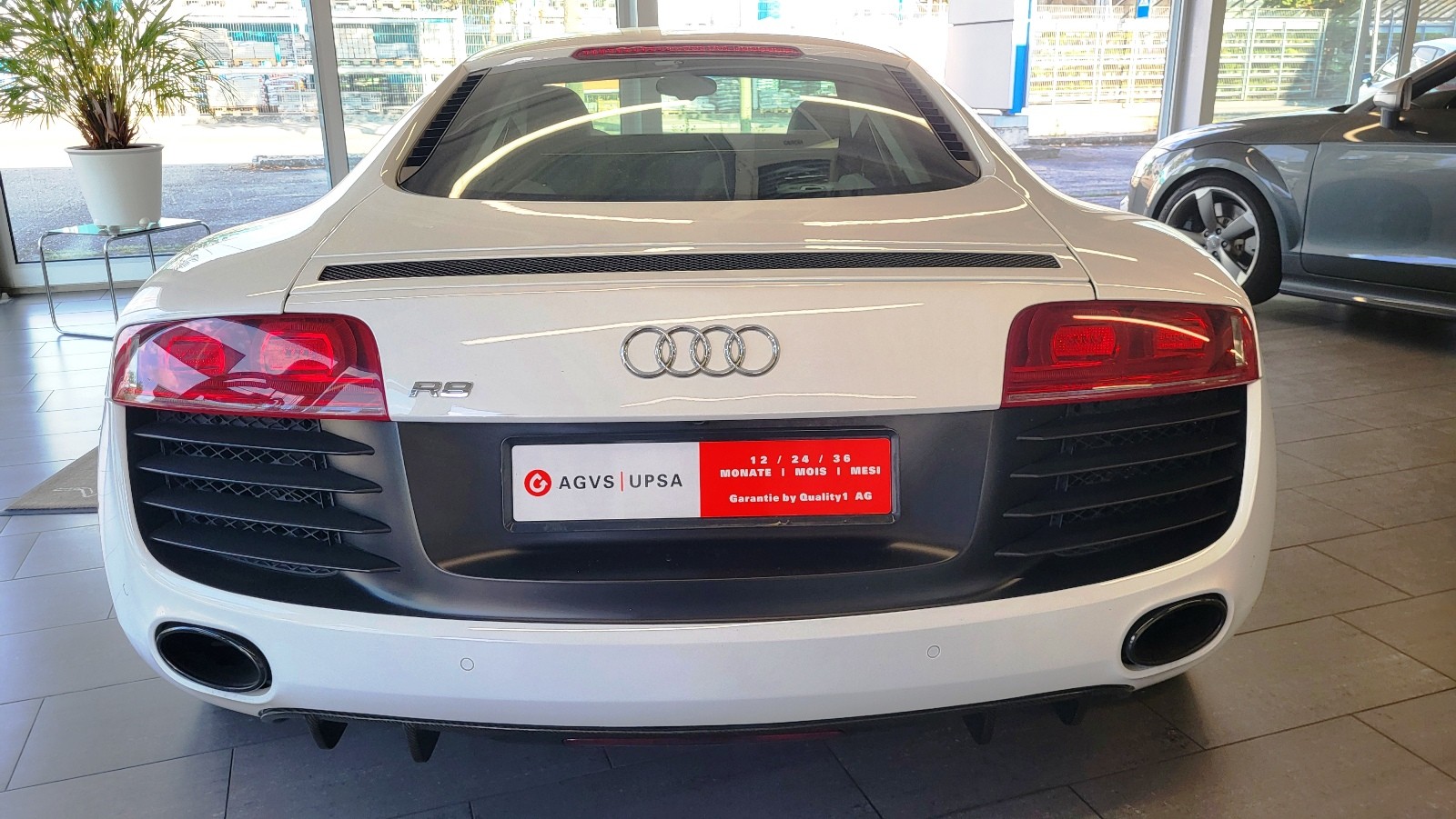 AUDI R8 Coupé 4.2 R-tronic-image-5