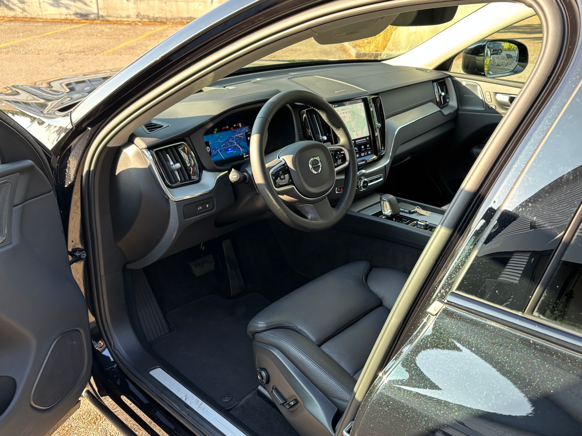 VOLVO XC60 2.0 T6 TE Xcentric eAWD-image-2