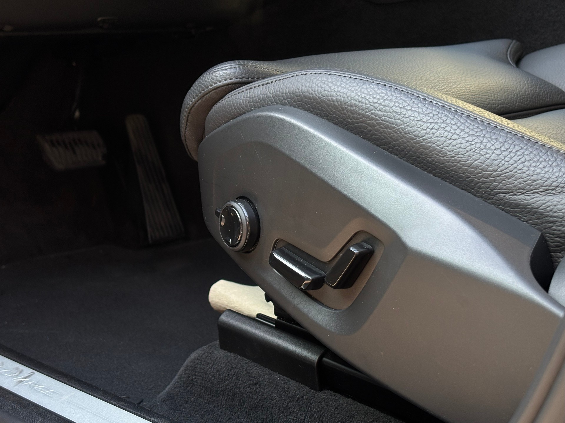VOLVO XC60 2.0 T6 TE Xcentric eAWD-image-3