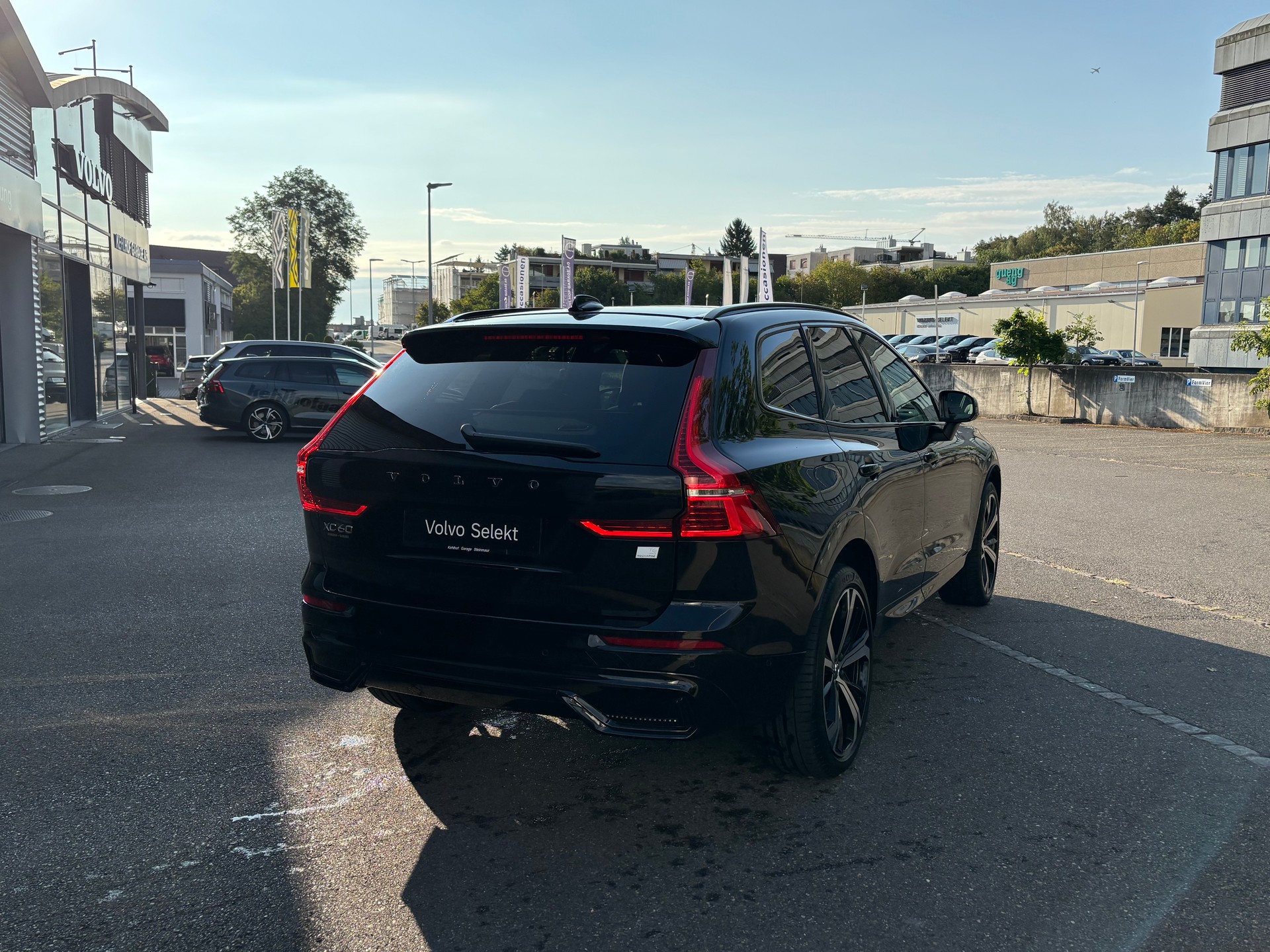 VOLVO XC60 2.0 T6 TE Xcentric eAWD-image-6